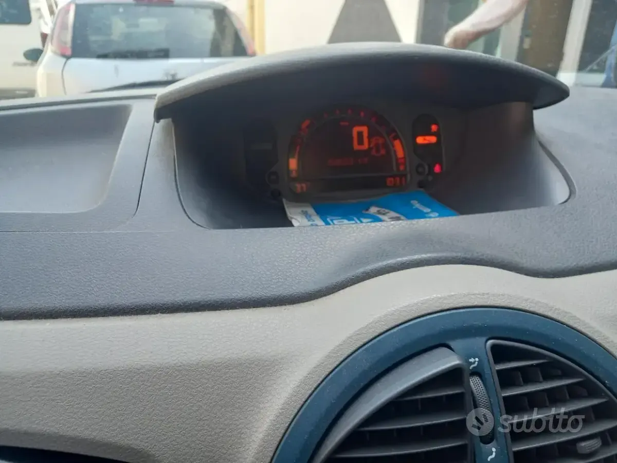 Usata Renault Modus Luxe 75 CV (55 kW) 2005 Bluazzurro Monovolume