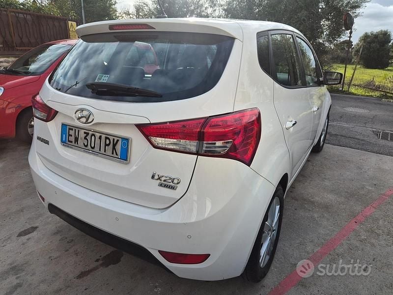 Usata Hyundai ix20 Comfort 90 CV (66 kW) 2014 Bianco Utilitaria