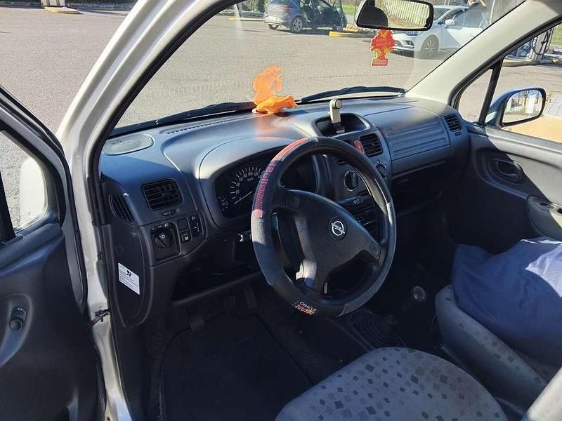 Usata Opel Agila 68 CV (50 kW) 2003 Argento Monovolume