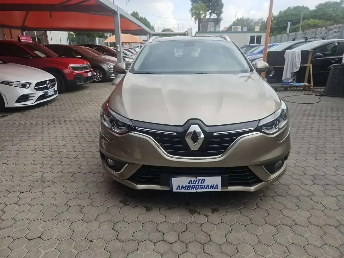 Usata Renault Mégane GrandTour Life 101 CV (74 kW) 2017 Bronzo Station wagon