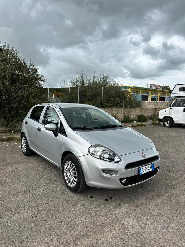 Usata Fiat Grande Punto 69 CV (50 kW) 2015 Grigio Utilitaria