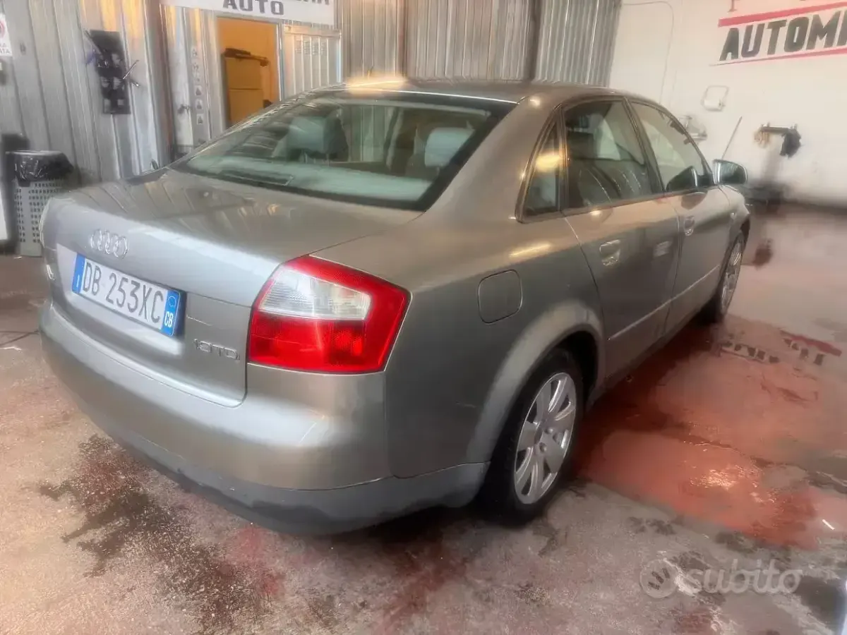 Usata Audi A4 131 CV (96 kW) 2003 Grigio Berlina