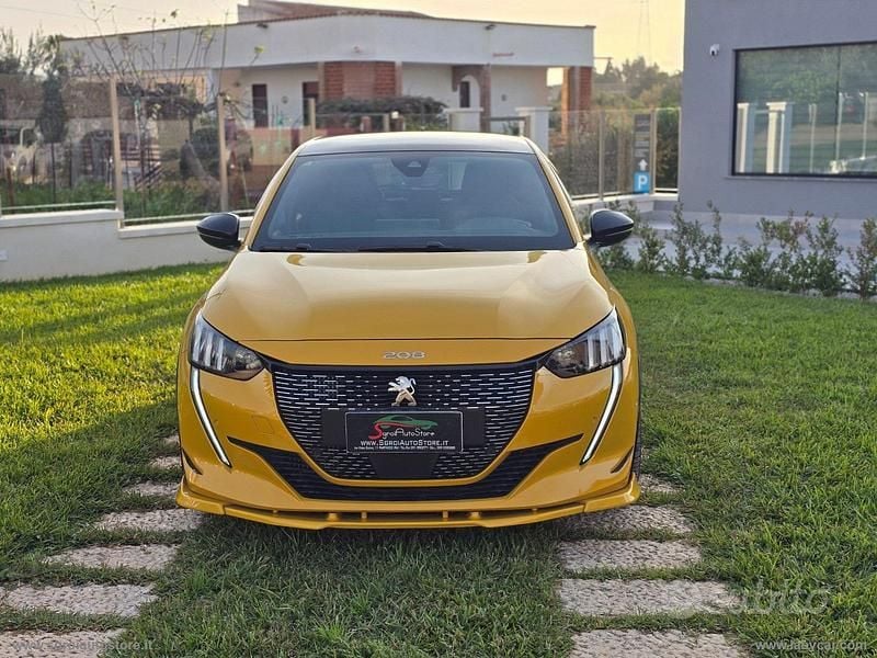 Usata Peugeot 208 GT 101 CV (74 kW) 2023 Giallo Utilitaria