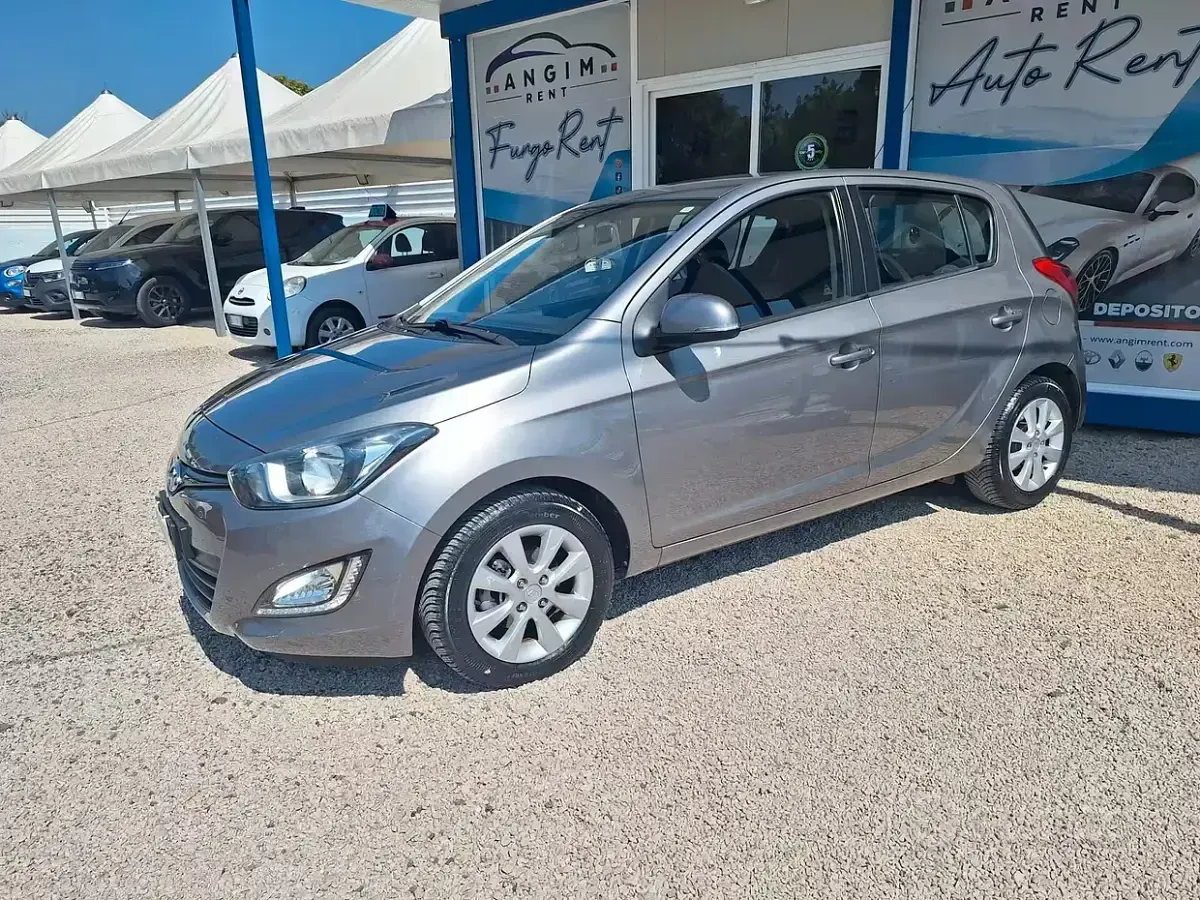 Usata Hyundai i20 Edition 85 CV (62 kW) 2013 Grigio Utilitaria