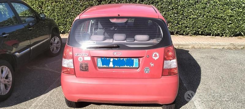 Usata Kia Picanto 61 CV (44 kW) 2005 Rosso Utilitaria