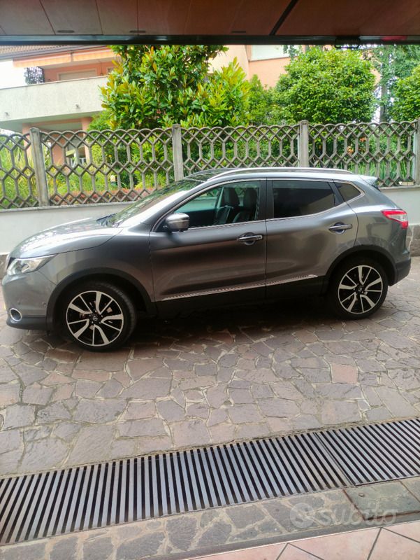 Usata Nissan Qashqai 140 CV (102 kW) 2014 Grigio SUV
