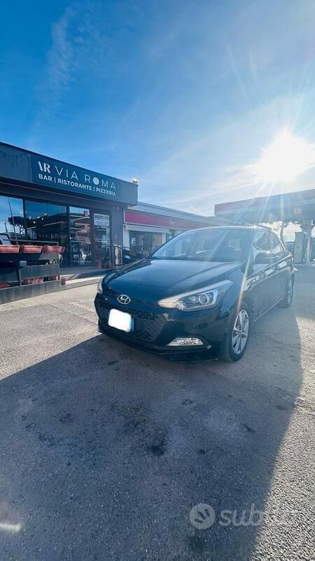 Usata Hyundai i20 78 CV (57 kW) 2015 Nero Utilitaria