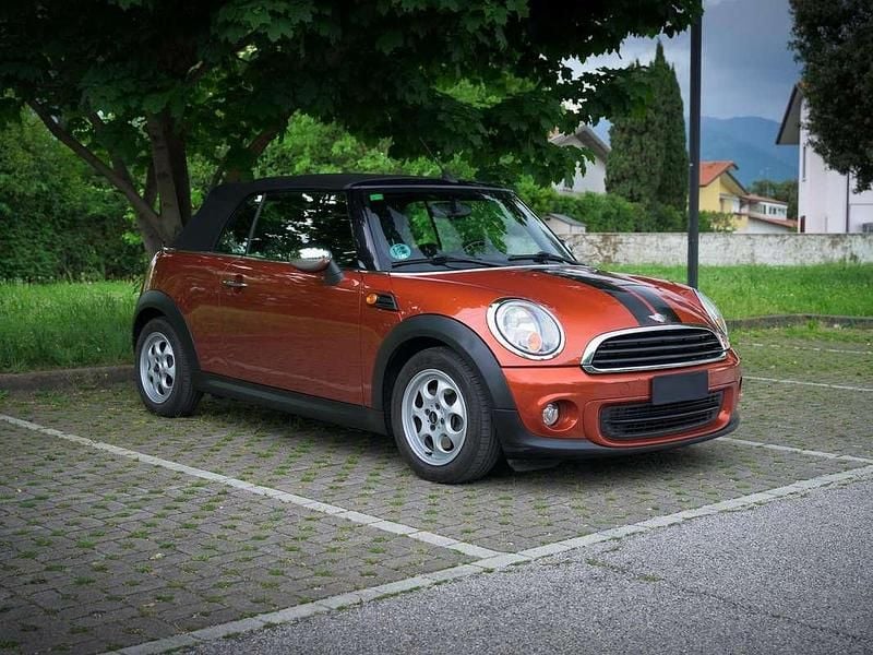 Usata Mini One Cabriolet 98 CV (72 kW) 2011 Arancione Cabrio