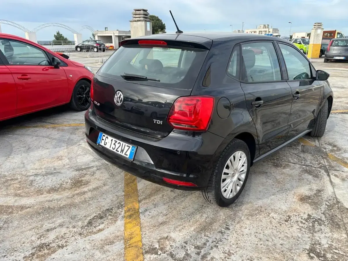 Usata VW Polo Trendline 75 CV (55 kW) 2017 Nero Berlina