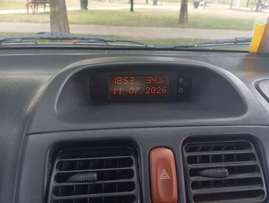 Usata Opel Agila Club 60 CV (44 kW) 2004 Argento Monovolume