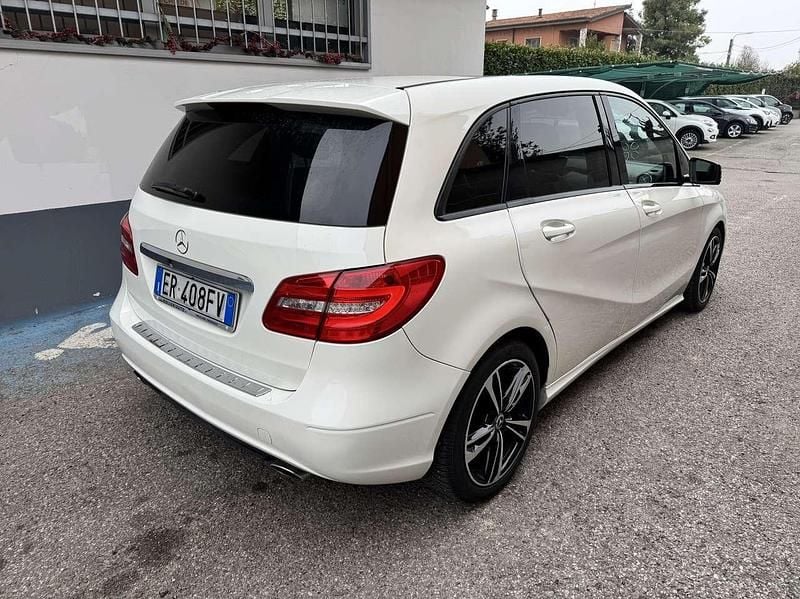 Usata Mercedes B200 Premium 136 CV (100 kW) 2013 Bianco Monovolume