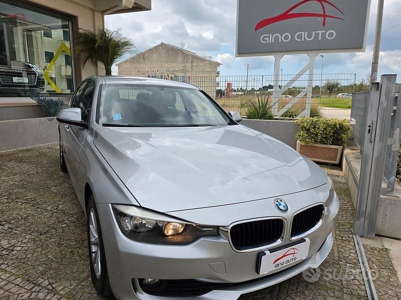 Usata BMW 318 Advantage 143 CV (105 kW) 2013 Grigio Berlina