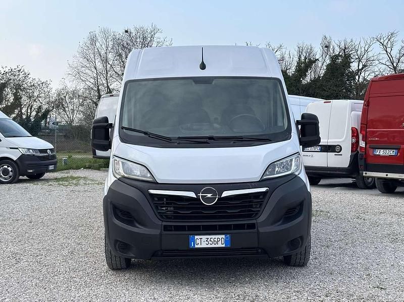 Usata Opel Movano 140 CV (102 kW) 2024 Bianco Furgone