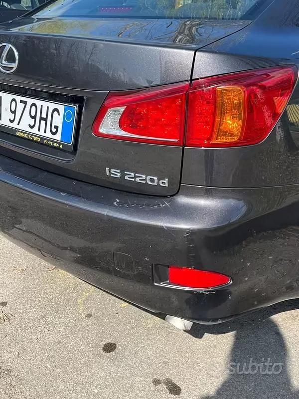 Usata Lexus IS220d Sport Line 177 CV (130 kW) 2009 Marrone Berlina