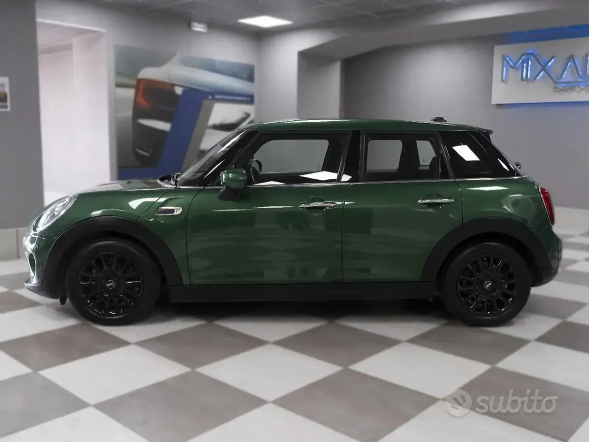 Usata Mini ONE 75 CV (55 kW) 2021 Verde Utilitaria