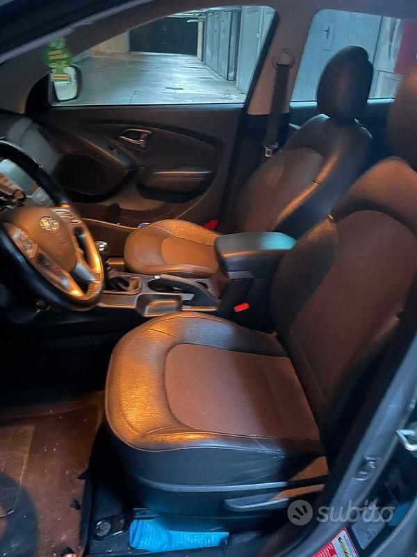 Usata Hyundai ix35 Xpossible 115 CV (84 kW) 2014 Grigio SUV