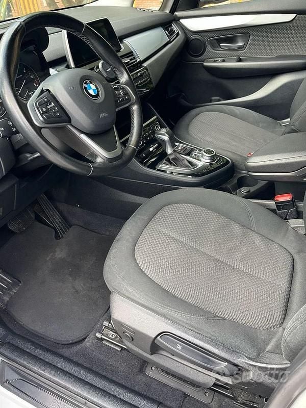 Usado BMW 218 150 HP (110 kW) 2017 Branco Monovolume