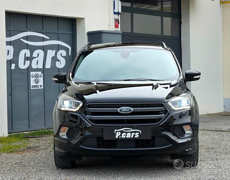Usata Ford Kuga ST-Line 120 CV (88 kW) 2018 Nero SUV