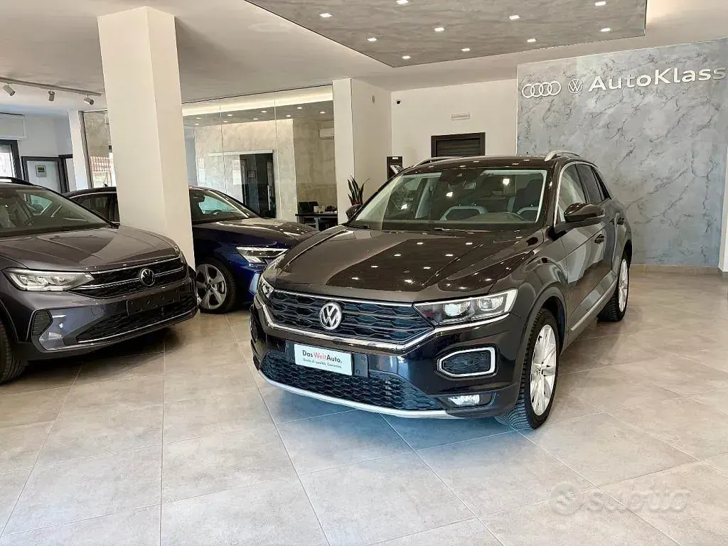Usata VW T-Roc 150 CV (110 kW) 2019 Nero SUV