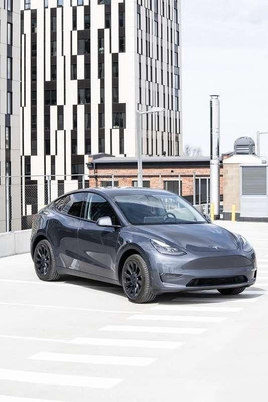 Usata 2022 Tesla Model Y SUV | 26.000 € (Ottimo prezzo) - Immagine 1/2