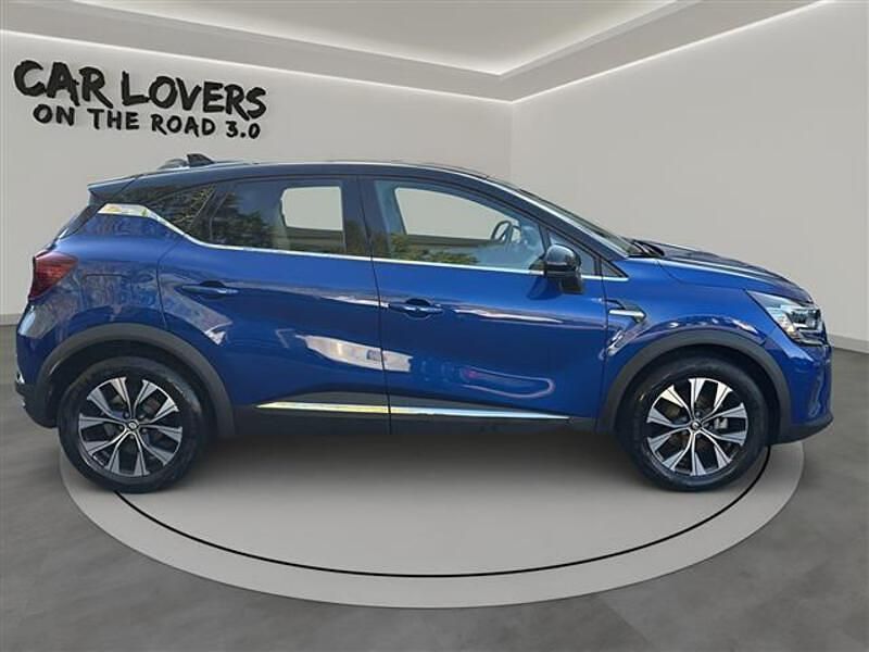 Usata Renault Captur Techno 145 CV (106 kW) 2023 Blu scuro SUV