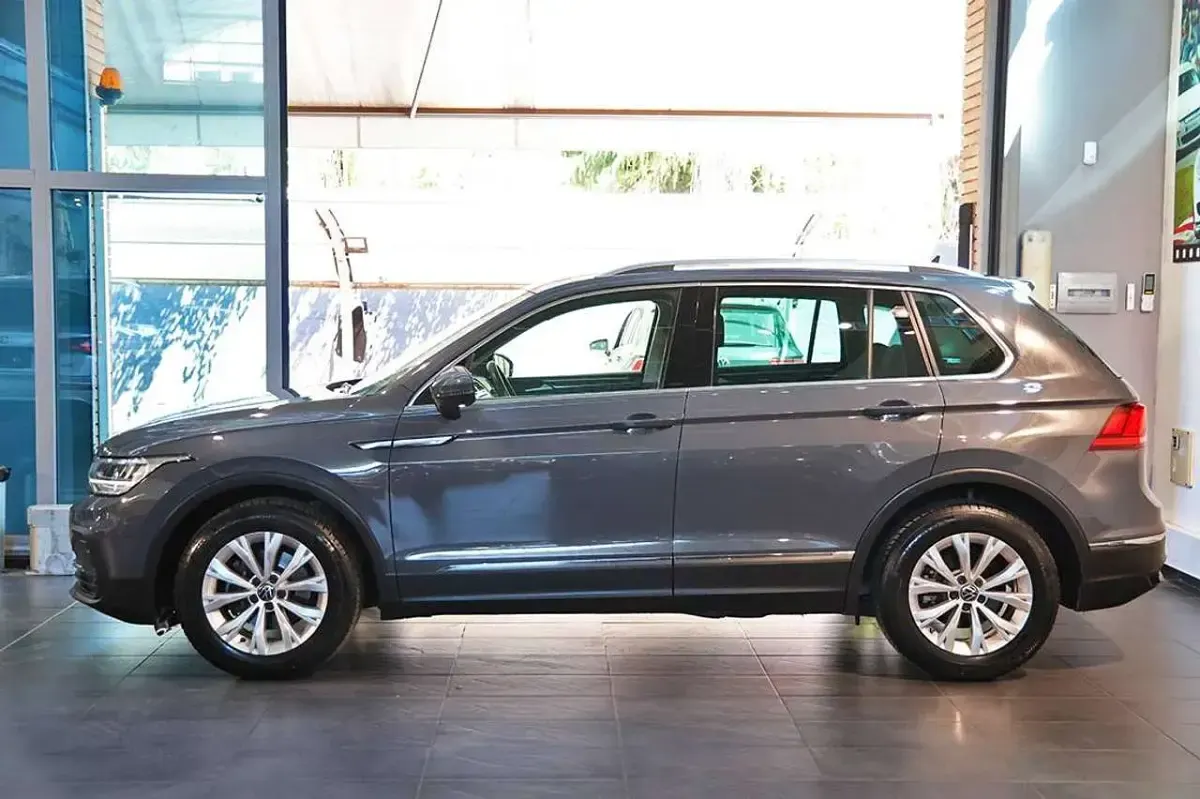 Usata VW Tiguan Life 122 CV (89 kW) 2021 Grigio SUV