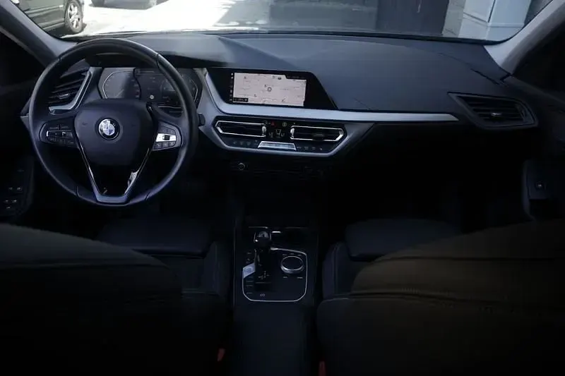 Usata BMW 118 Advantage 140 CV (102 kW) 2019 Nero Utilitaria