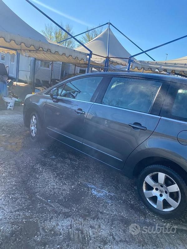 Usata Peugeot 5008 115 CV (84 kW) 2013 Grigio Monovolume