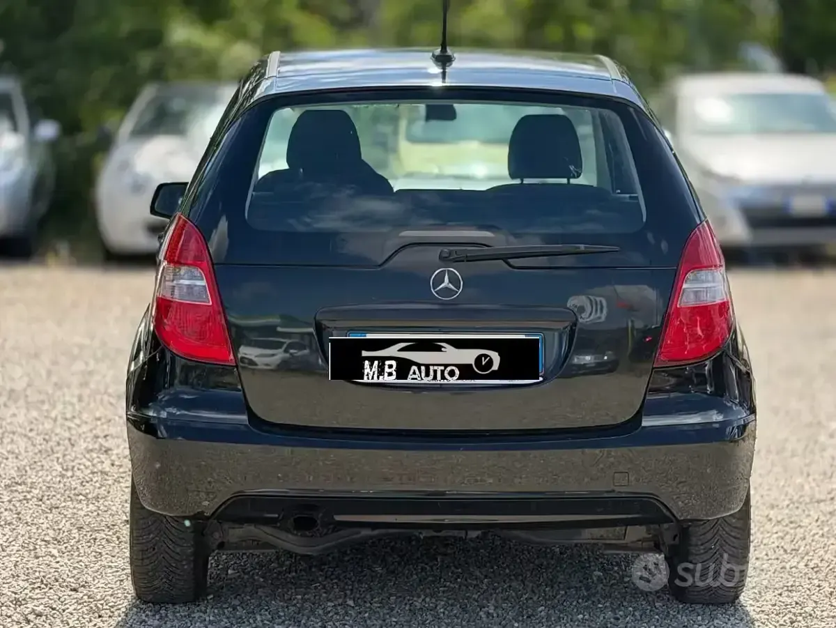 Usata Mercedes A160 82 CV (60 kW) 2012 Nero Berlina