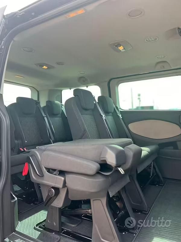 Usata Ford Tourneo Titanium 125 CV (91 kW) 2014 Nero Monovolume