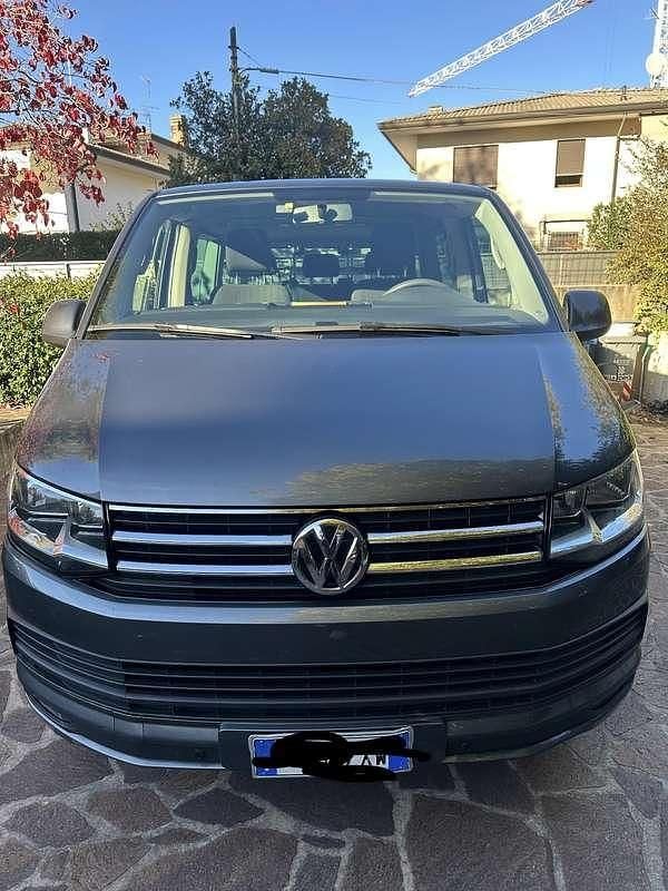 Usata VW Caravelle 110 CV (80 kW) 2018 Grigio Furgone