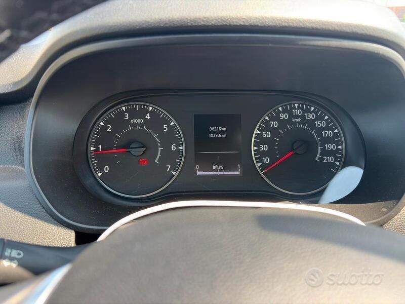 Usata Dacia Duster Prestige 101 CV (74 kW) 2021 Rosso SUV