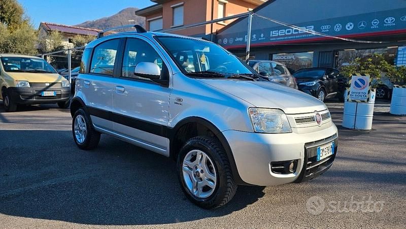 Usata Fiat Panda 4x4 Climbing 75 CV (55 kW) 2012 Grigio Utilitaria