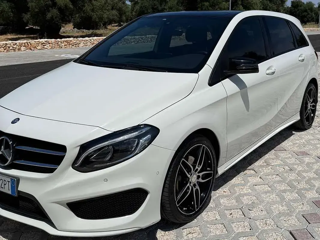 Usata Mercedes B200 Premium 136 CV (100 kW) 2015 Bianco Utilitaria