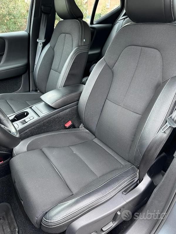 Usata Volvo XC40 Business Edition 190 CV (139 kW) 2018 Grigio SUV