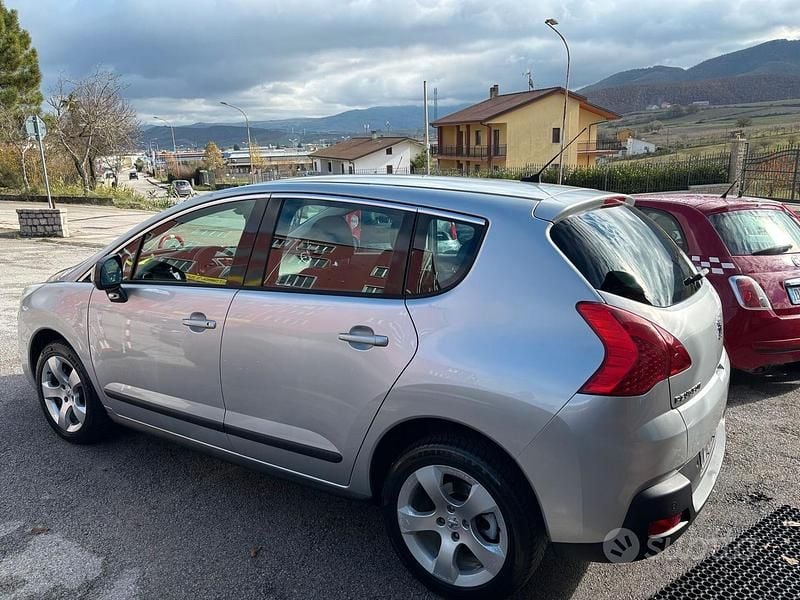 Usata Peugeot 3008 Active 115 CV (84 kW) 2013 Grigio Station wagon