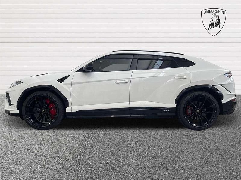 Usata Lamborghini Urus 666 CV (489 kW) 2025 Bianco monocerus SUV