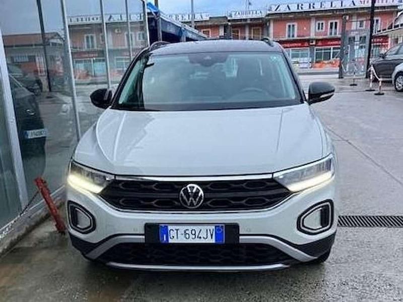 Usata VW T-Roc Life 110 CV (80 kW) 2024 Beige SUV