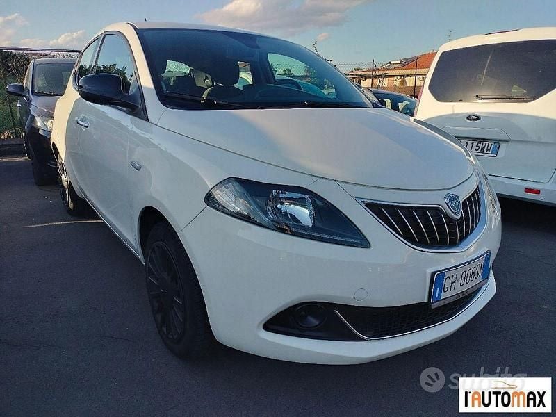 Bianco Usata 2022 Lancia Ypsilon Silver Due volumi | 10.900 € (Buon prezzo) - Immagine 1/4