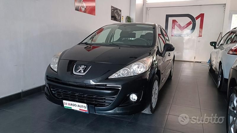 Nero Usata 2012 Peugeot 207 Tre volumi | 3250 € (Ottimo prezzo) - Immagine 1/4