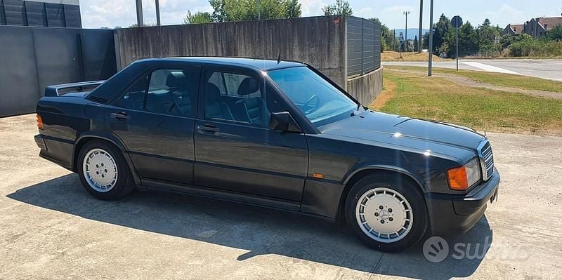 Usata Mercedes 190 204 CV (150 kW) 1989 Nero Berlina