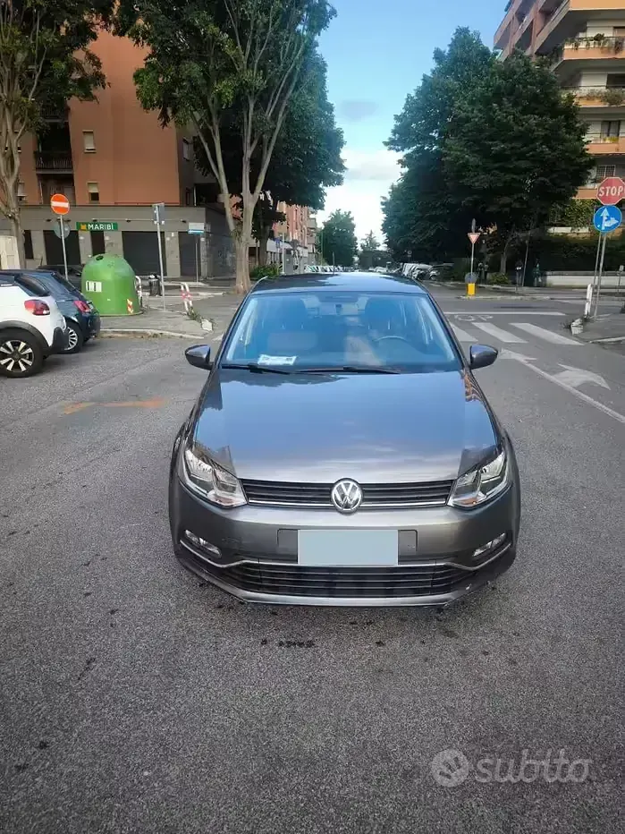 Usata VW Polo Highline 75 CV (55 kW) 2016 Grigio Berlina