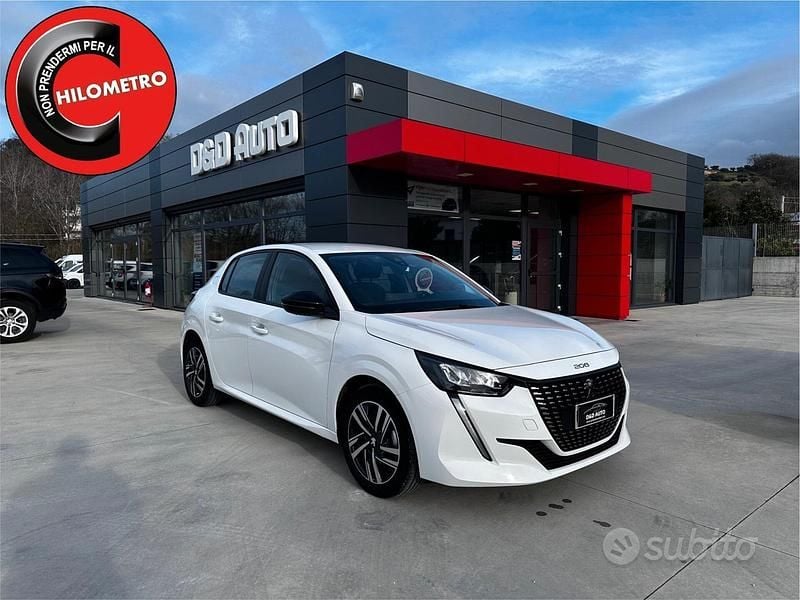 Usata Peugeot 208 Active 101 CV (74 kW) 2023 Bianco Utilitaria