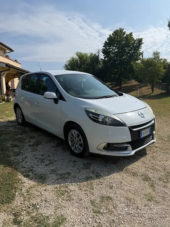 Usata Renault Scénic III XMOD 110 CV (80 kW) 2014 Bianco Monovolume