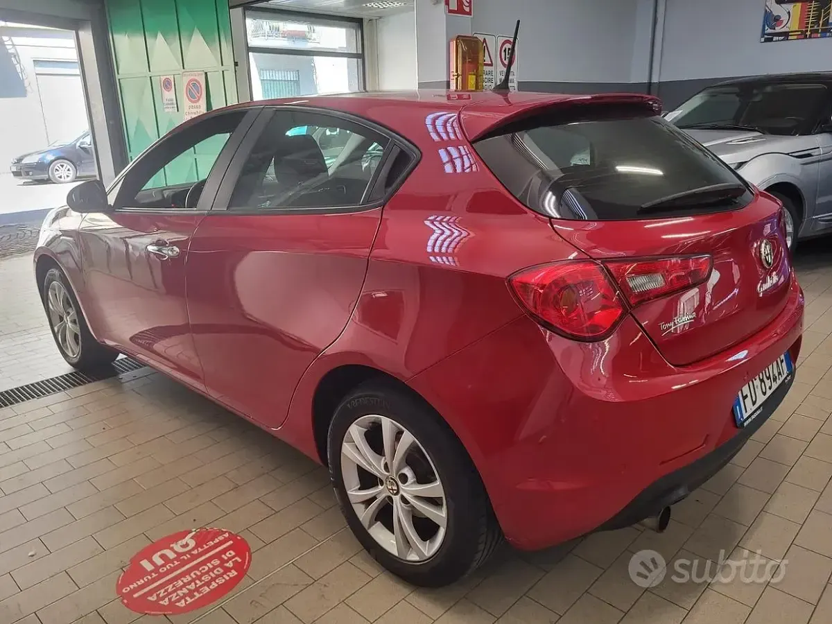 Usata Alfa Romeo Giulietta Progression 105 CV (77 kW) 2016 Rosso Utilitaria