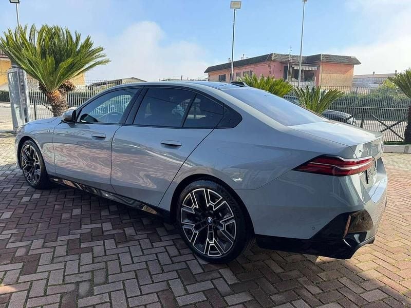 Usata BMW 540 M Sport 303 CV (222 kW) 2025 Grigio Berlina