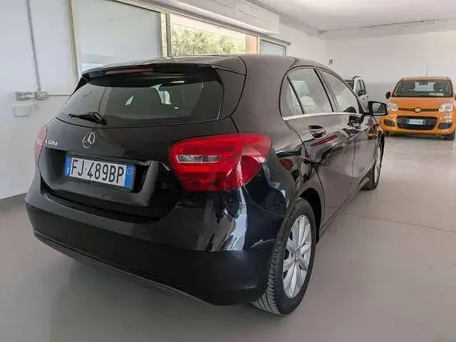 Usata Mercedes A160 90 CV (66 kW) 2017 Nero Utilitaria