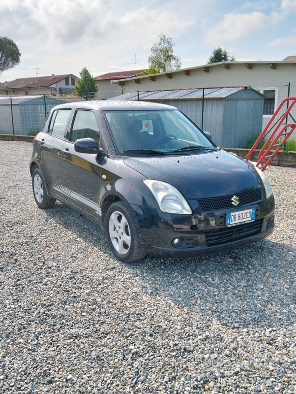 Usata 2006 Suzuki Swift Due volumi | 2950 € (Buon prezzo) - Immagine 1/4