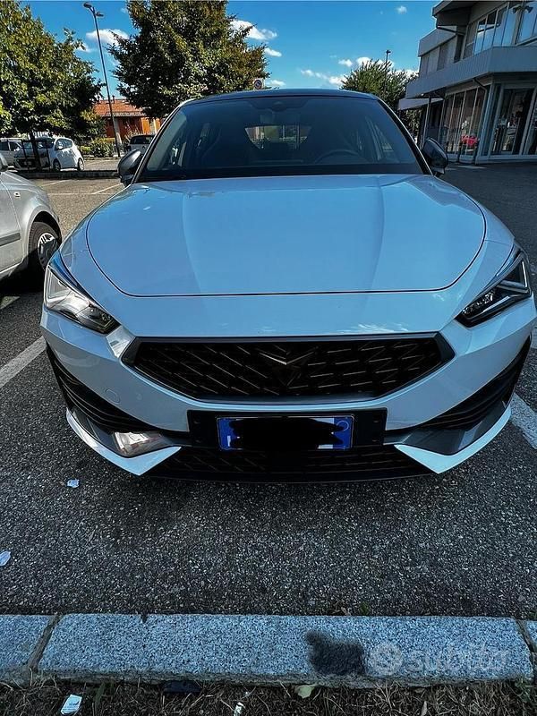 Usata Cupra Leon 150 CV (110 kW) 2023 Utilitaria