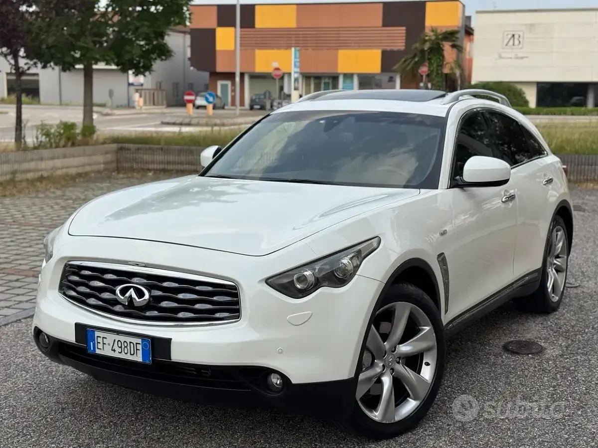 Usata Infiniti Fx30 Premium 238 CV (175 kW) 2010 Bianco SUV